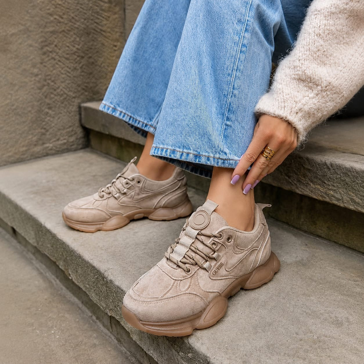 Guess khaki
