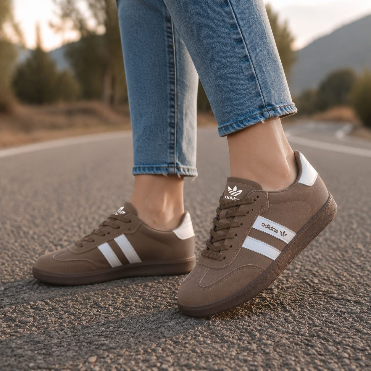 Adidas castanho branco
