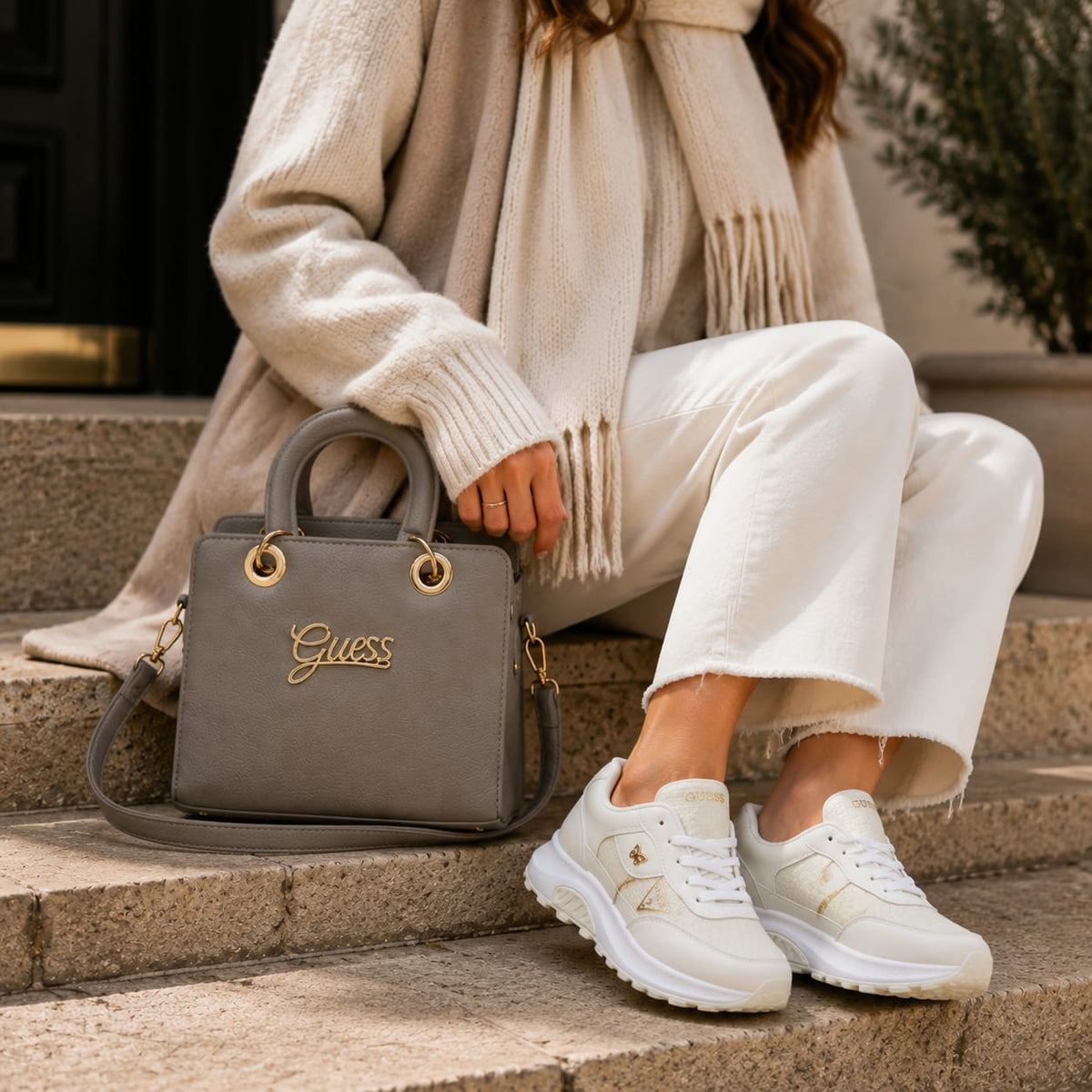 Conjunto sapatilha e mala Guess