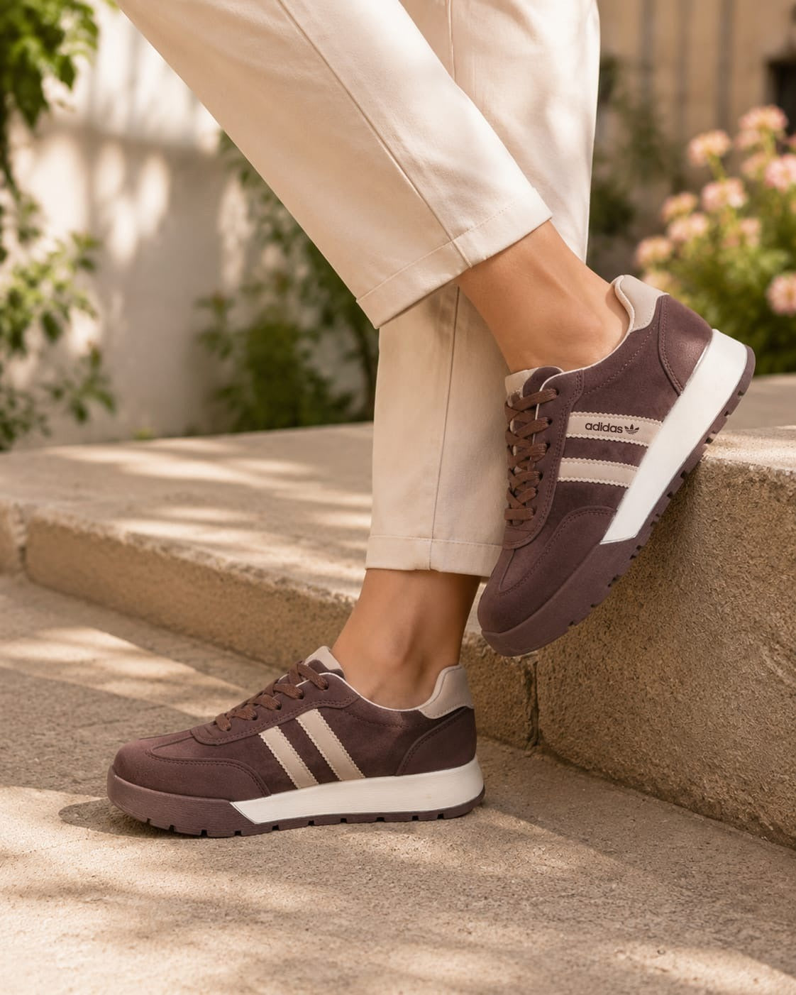 Adidas castanho