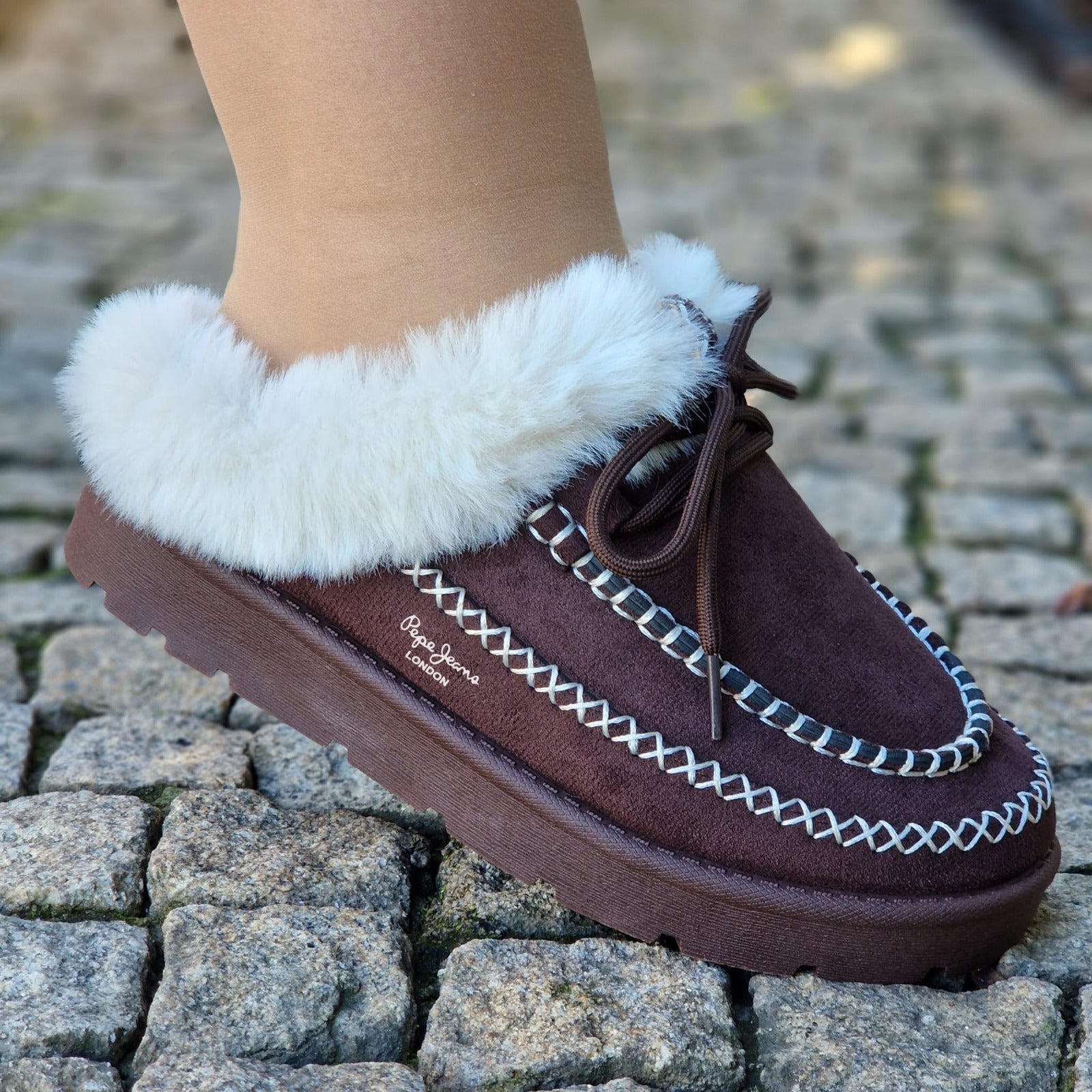 A pantufa pepe jeans 188 castanha