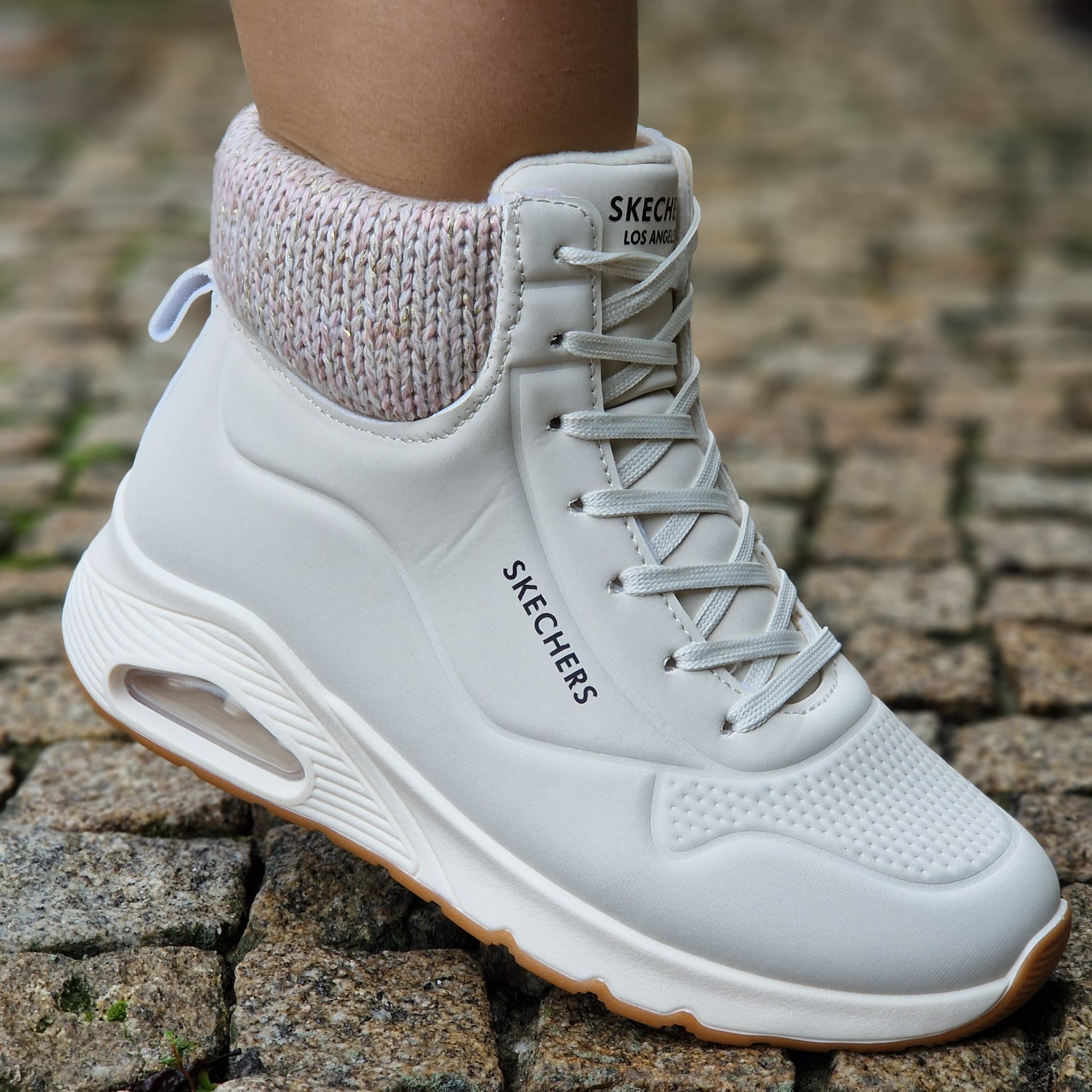 A bota Skechers 2 branca