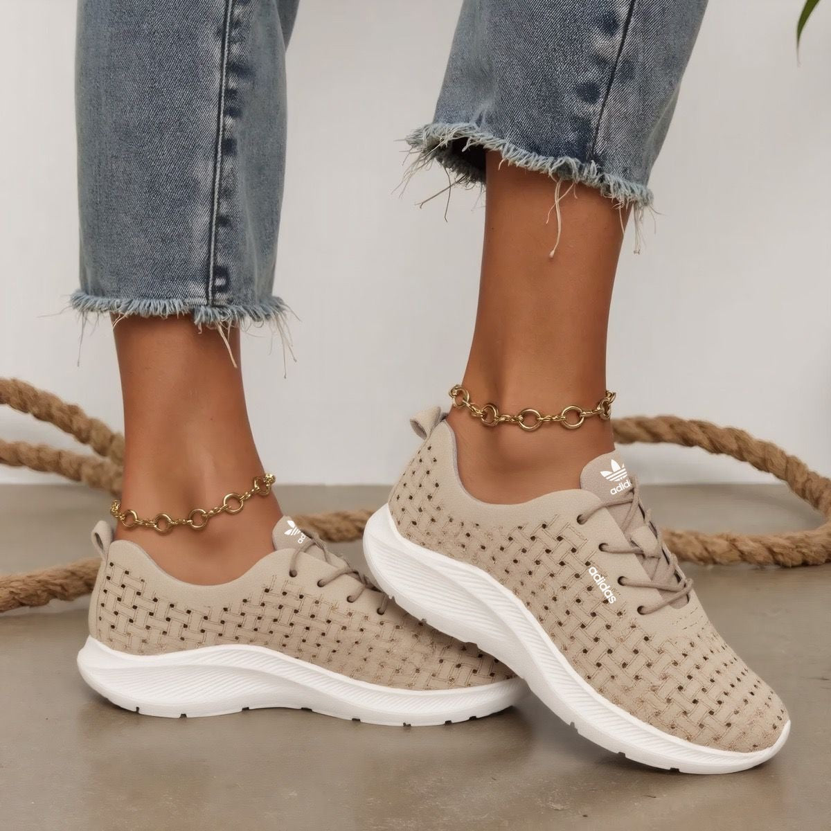 Adidas 605  bege